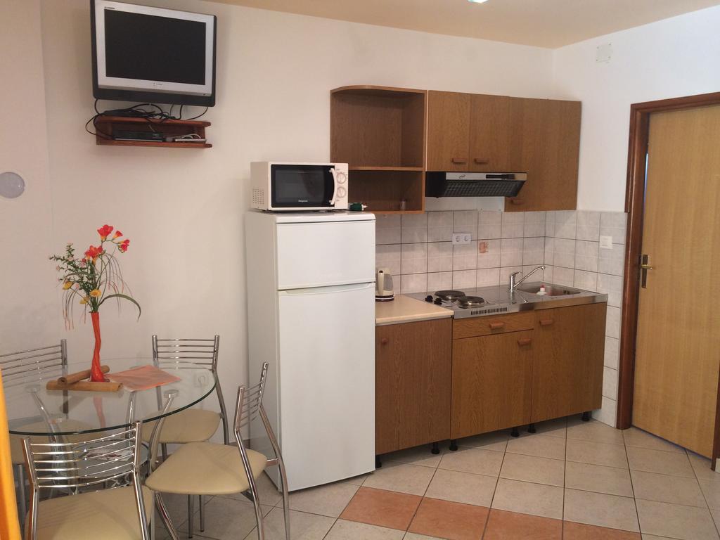 Apartment Kolundzic 노비비노돌스키 객실 사진