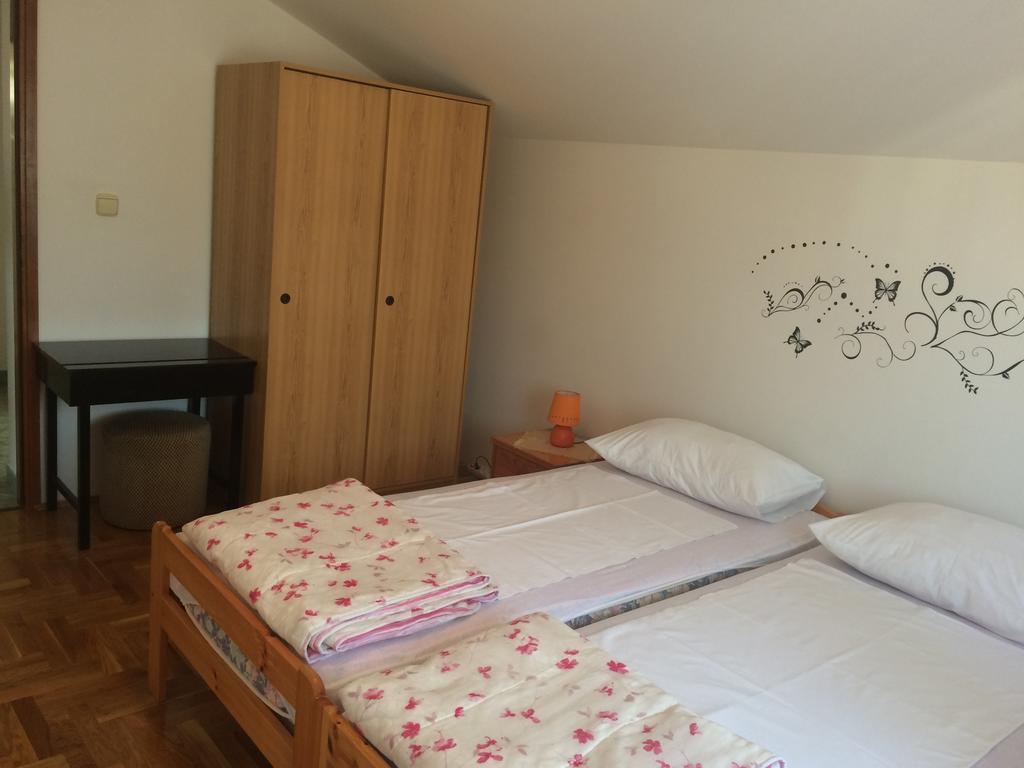Apartment Kolundzic 노비비노돌스키 객실 사진