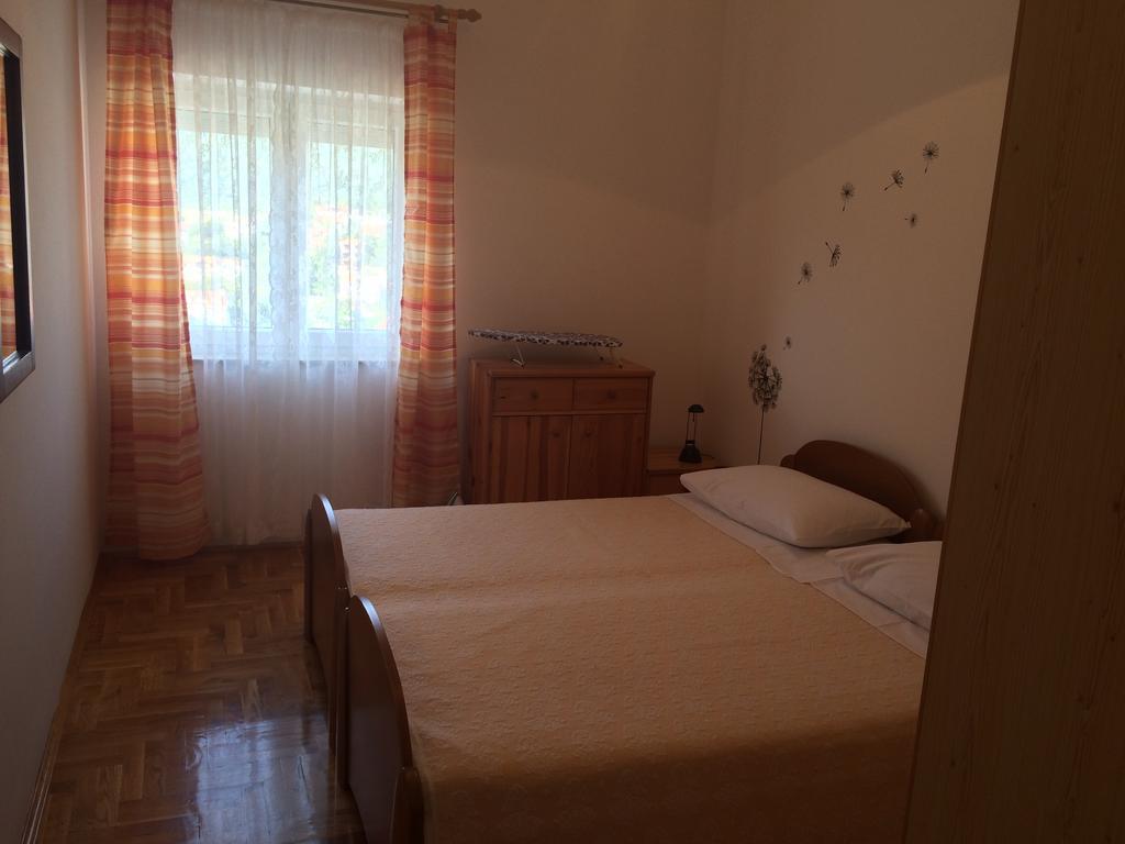 Apartment Kolundzic 노비비노돌스키 객실 사진