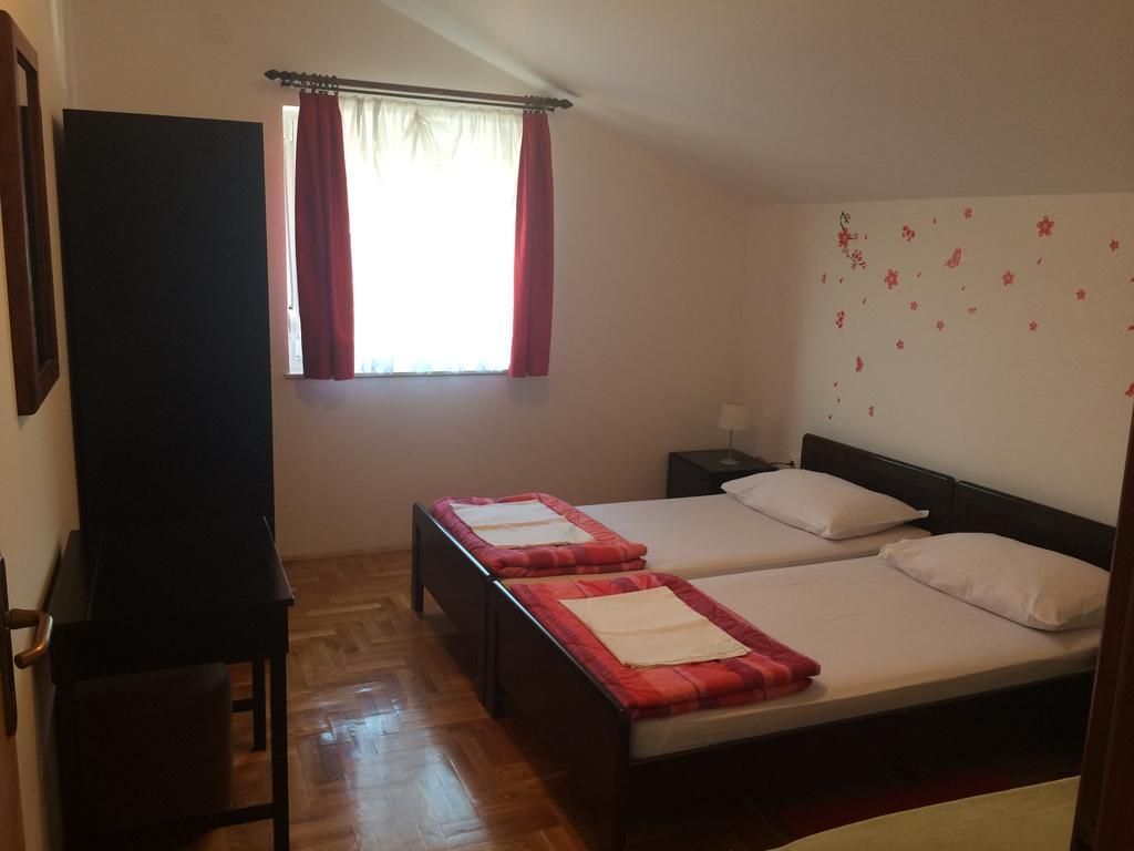 Apartment Kolundzic 노비비노돌스키 객실 사진