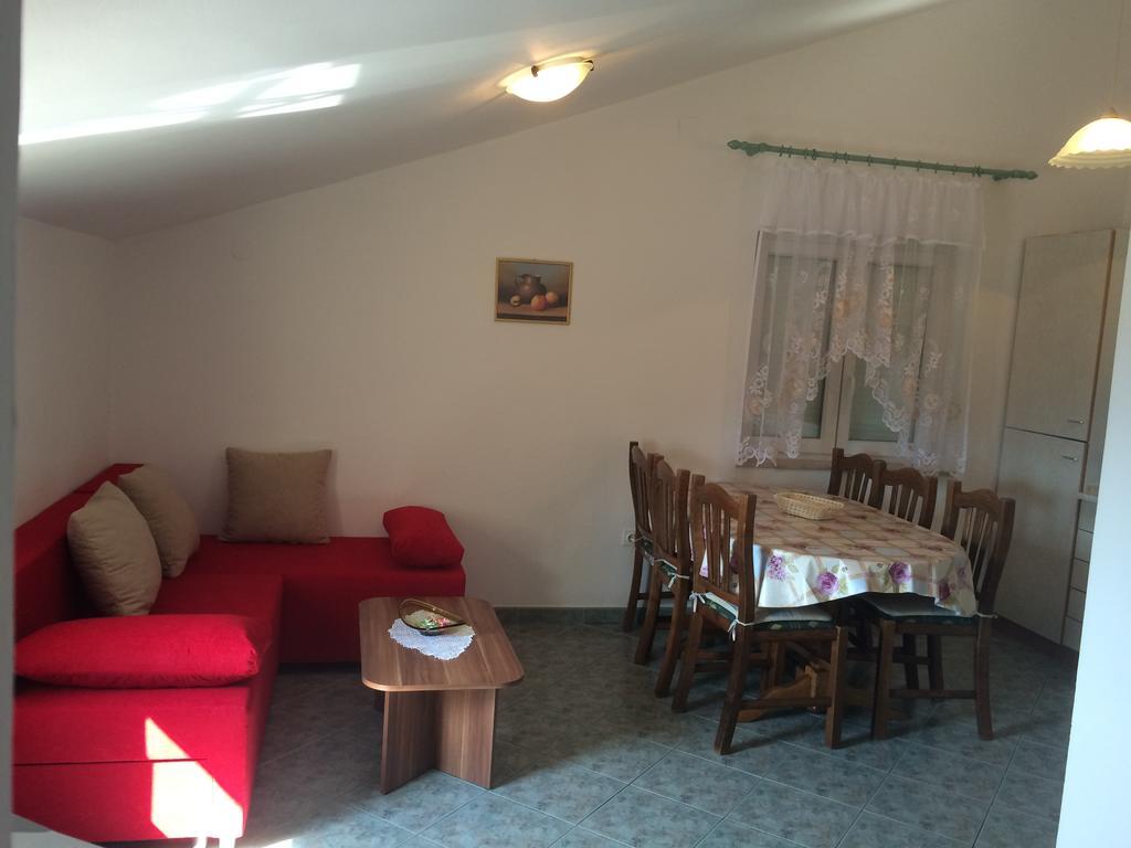Apartment Kolundzic 노비비노돌스키 객실 사진