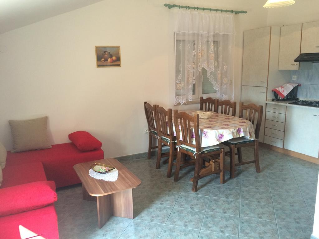Apartment Kolundzic 노비비노돌스키 객실 사진